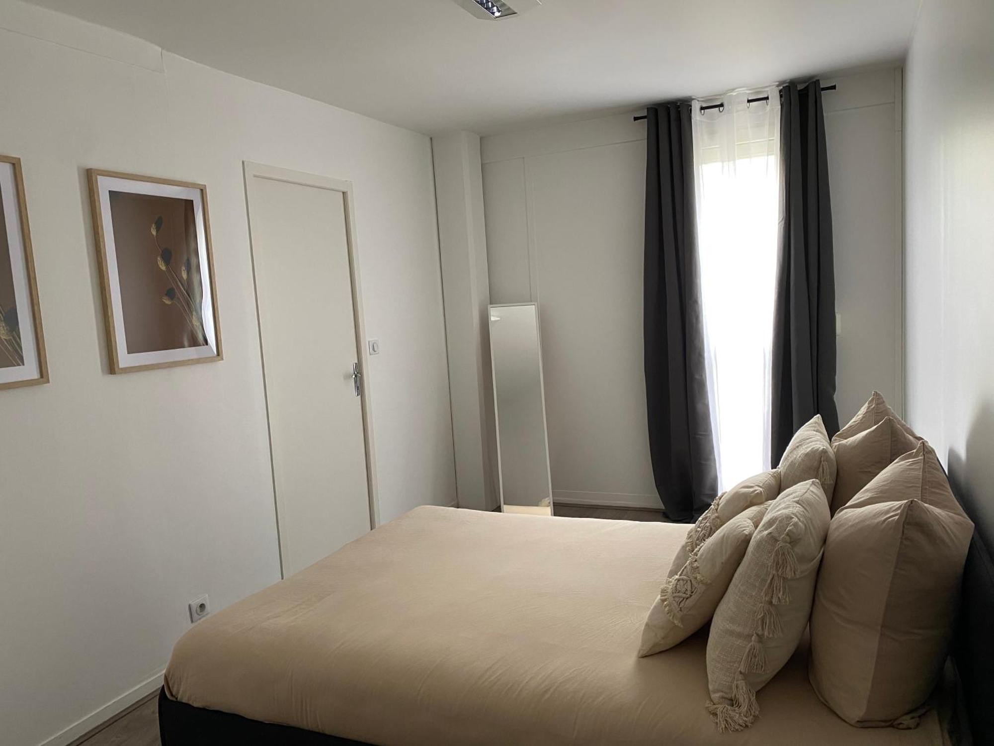 Maison Spacieuse Et Confortable 100M2 Avec Jardin Val-de-Reuil Exterior foto